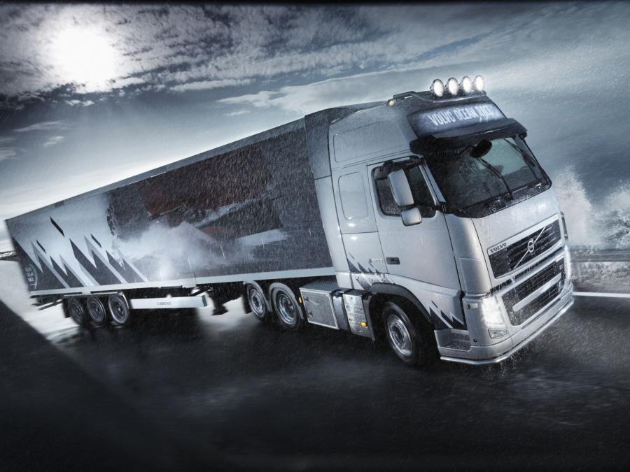  Volvo FH 500 6x2 Ocean Race 2011 года  (фото 2 из 4)